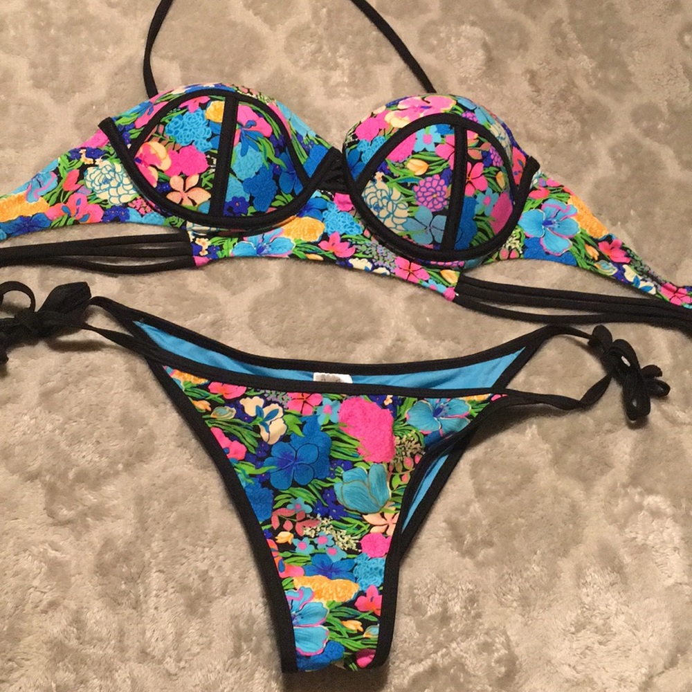 New floral cheeky bikini